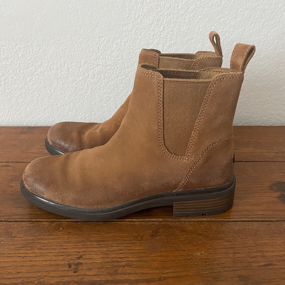 UGG Suede Ankle Boot - Sz 9